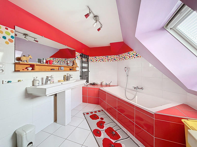 Maison - 292 m² - 10 pièces