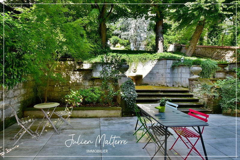 Maison bourgeoise - 211 m² - 8 pièces