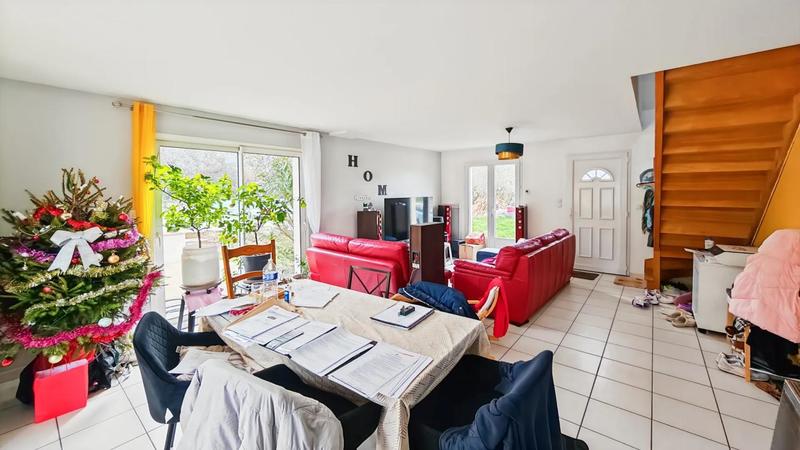 Maison - 90 m² - 5 pièces