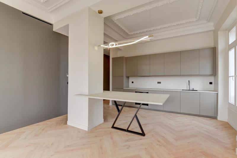 Appartement bourgeois - 110 m² - 4 pièces