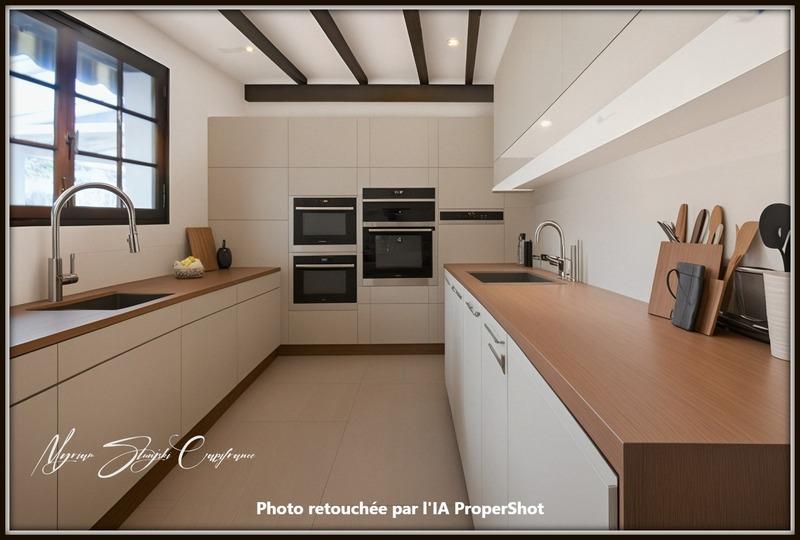 Maison - 218 m² - 8 pièces