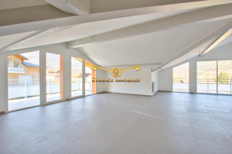 Appartement - 105 m² - 4 pièces