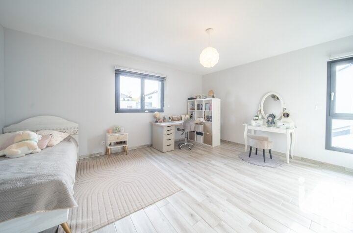 Maison de maîtres - 220 m² - 7 pièces