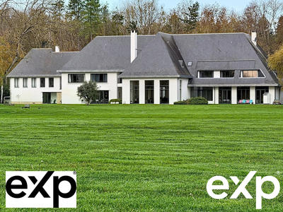 Maison - 1 032 m² - 18 pièces