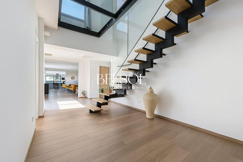 Villa - 180 m² - 5 pièces