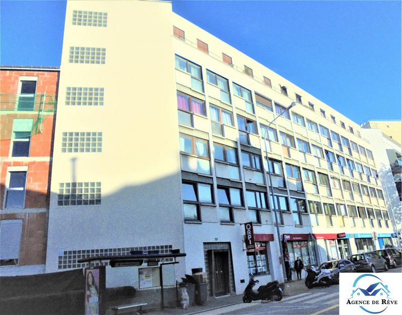 Appartement - 80 m² - 4 pièces