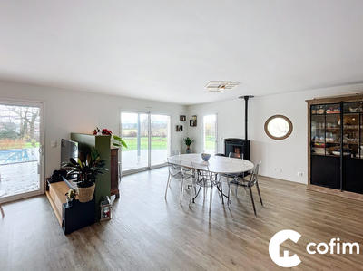 Maison - 190 m² - 8 pièces