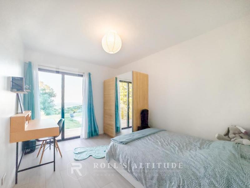 Maison - 190 m² - 8 pièces