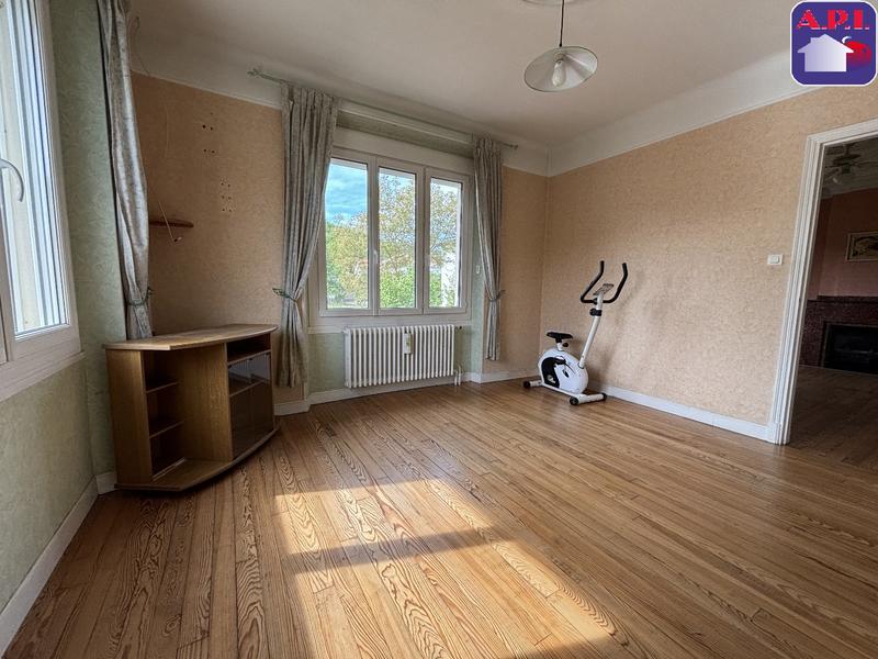 Maison - 137 m² - 6 pièces