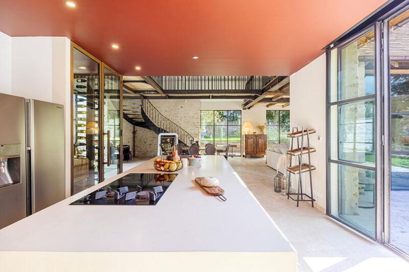 Maison - 303 m² - 6 pièces