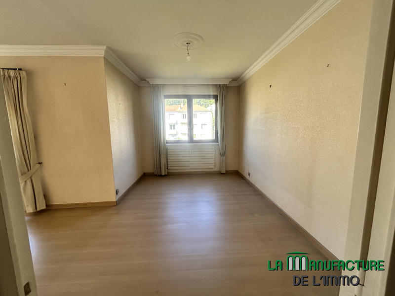 Appartement - 151 m² - 6 pièces