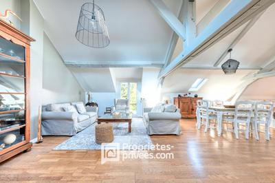 Maison - 183 m² - 9 pièces