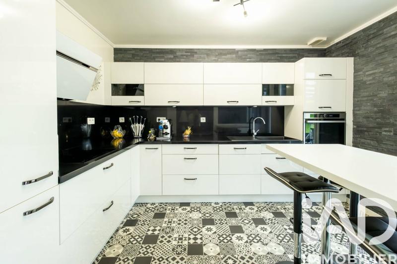 Maison - 92 m² - 5 pièces