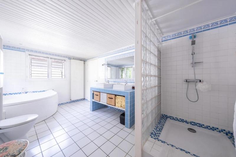 Maison - 288 m² - 7 pièces