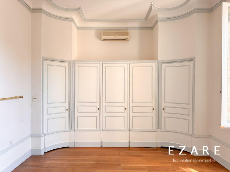 Appartement - 175 m² - 6 pièces