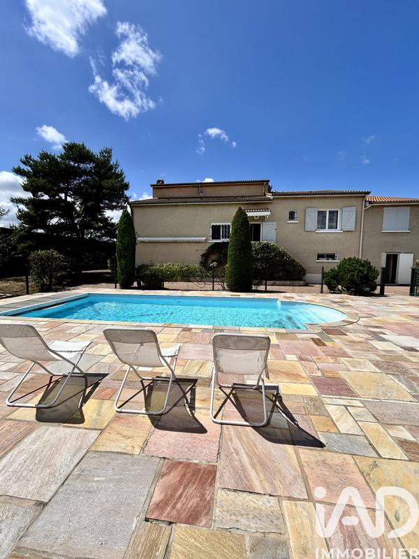 Maison - 180 m² - 8 pièces