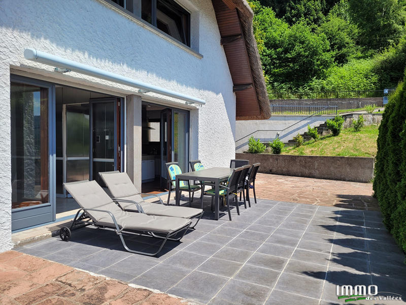 Maison - 238 m² - 8 pièces