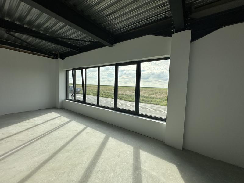 Local d'activités - 300 m² - 1 pièce