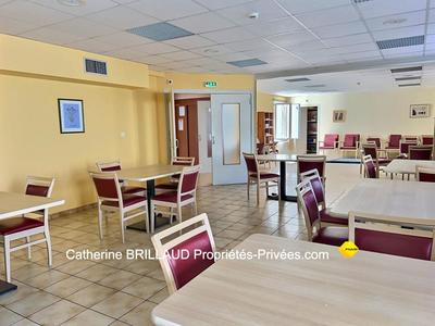 Maison - 1 154 m² - 35 pièces