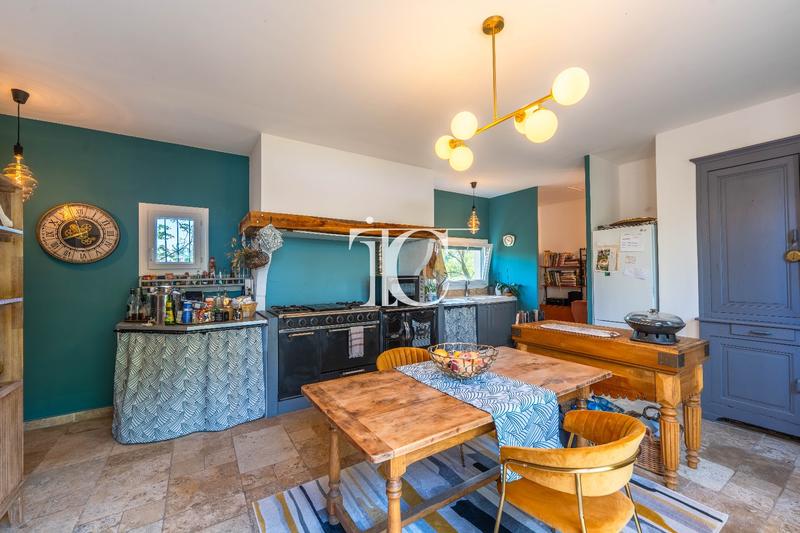 Maison - 159 m² - 6 pièces