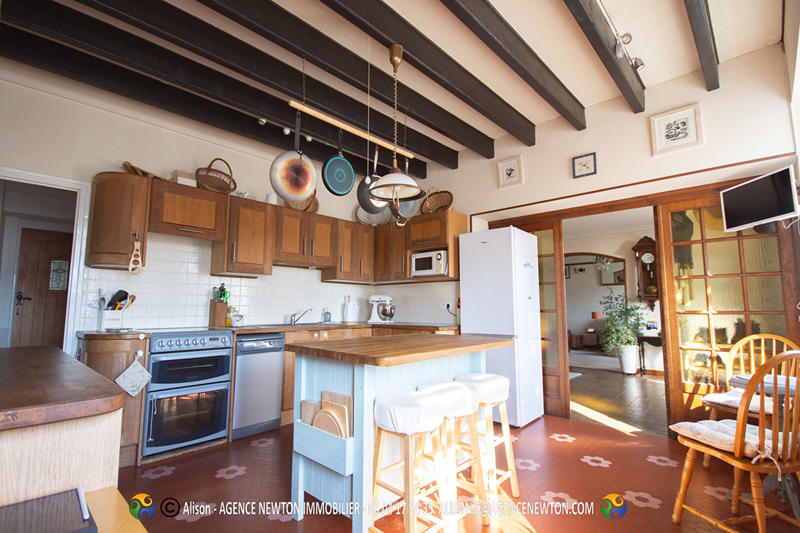 Maison - 227 m² - 10 pièces