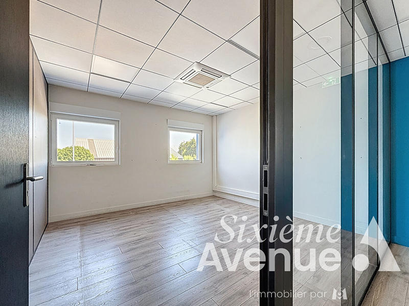 Local d'activité / Entrepôt - 1 870 m²