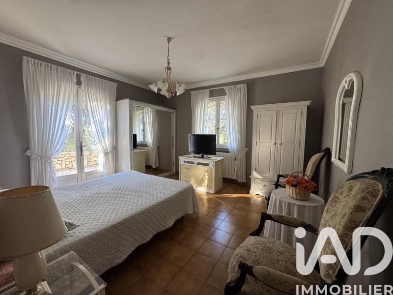 Maison - 197 m² - 7 pièces