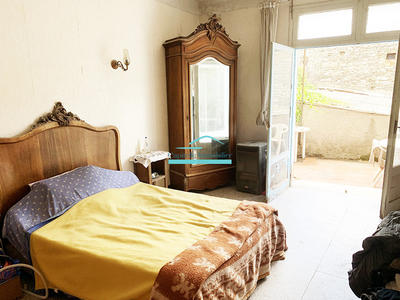 Maison - 300 m² - 4 pièces