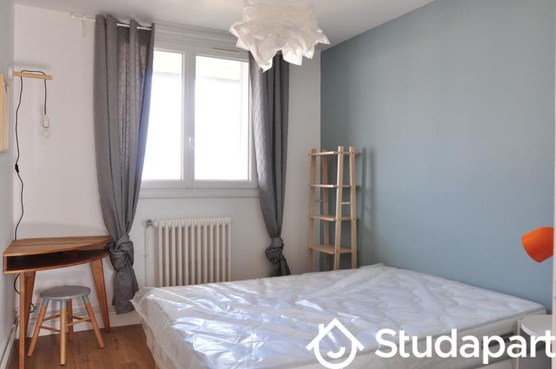 Chambre - 11 m² - 1 pièce