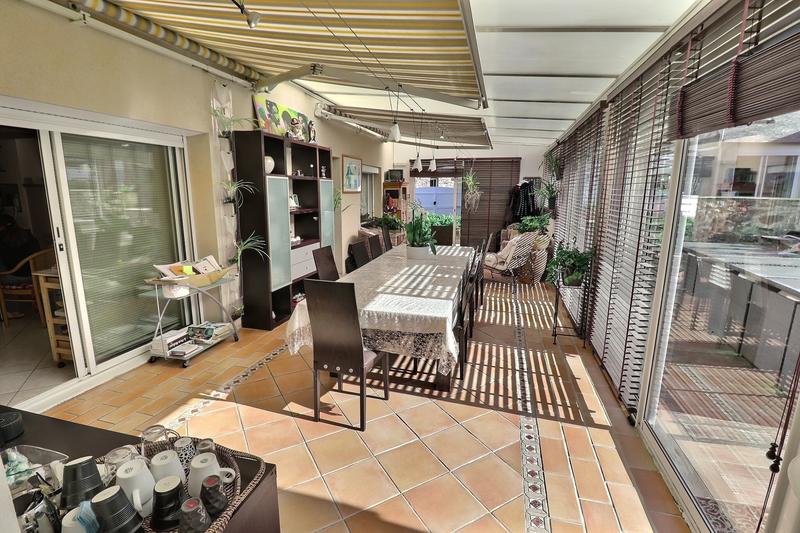 Maison - 252 m² - 10 pièces