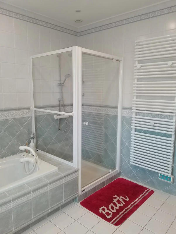 Maison - 223 m² - 9 pièces