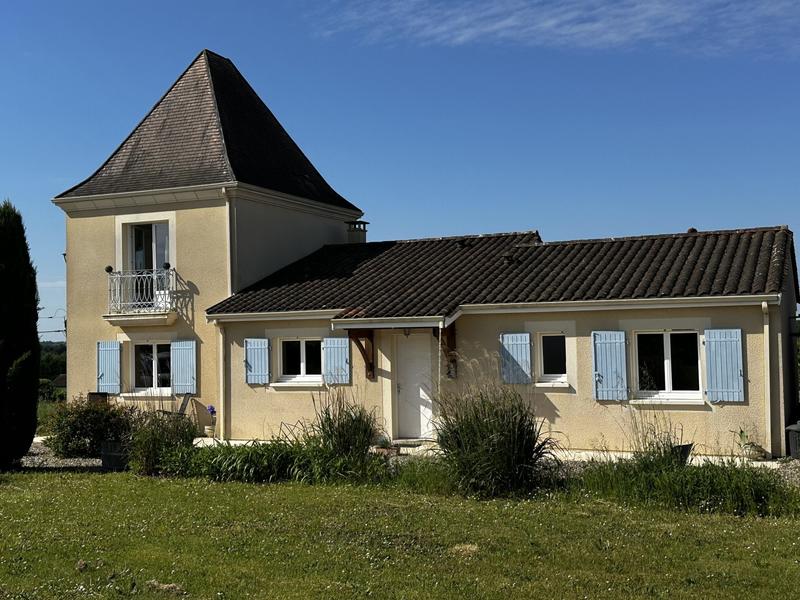 Maison traditionnelle - 110 m² - 5 pièces