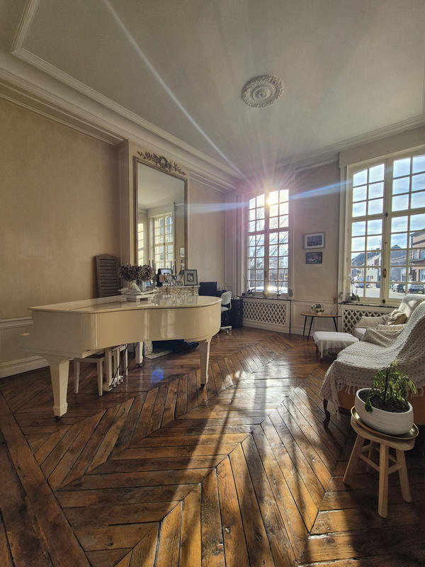 Maison - 310 m² - 10 pièces