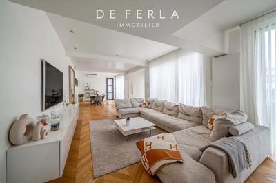 Villa - 130 m² - 8 pièces