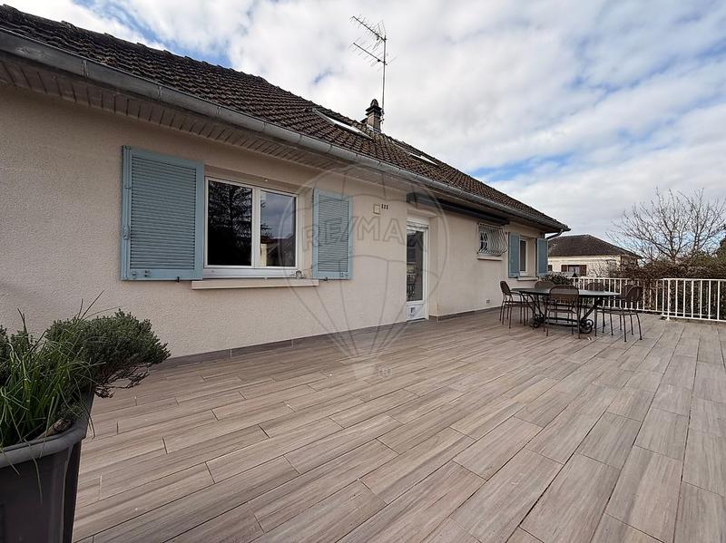 Maison - 137 m² - 6 pièces