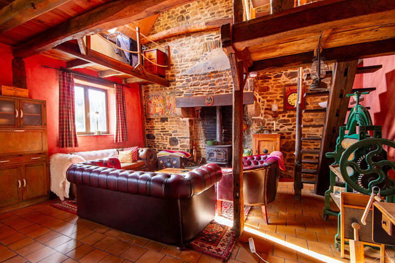 Maison - 205 m² - 9 pièces