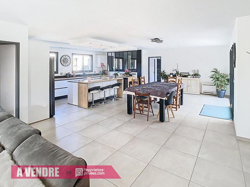 Maison - 192 m² - 6 pièces