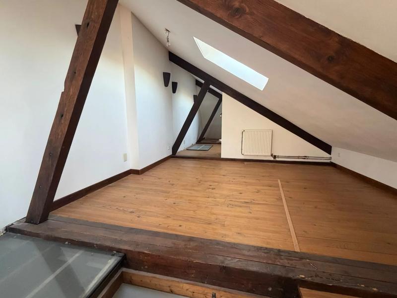 Propriété - 200 m² - 11 pièces