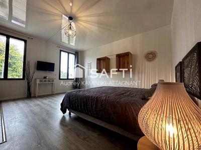 Maison - 268 m² - 9 pièces