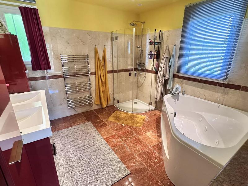 Maison - 200 m² - 6 pièces