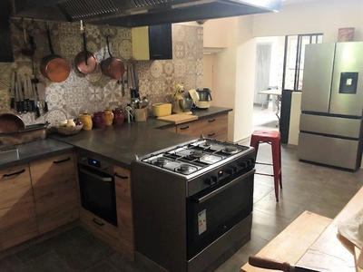 Mas - 750 m² - 20 pièces