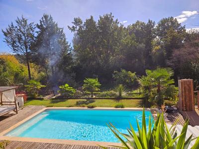 Maison - 181 m² - 7 pièces