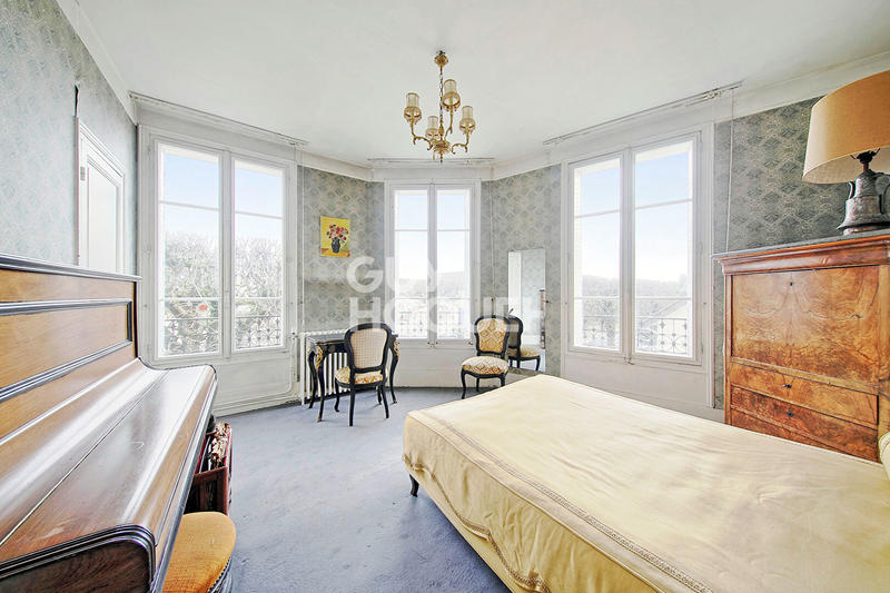 Maison - 261 m² - 13 pièces