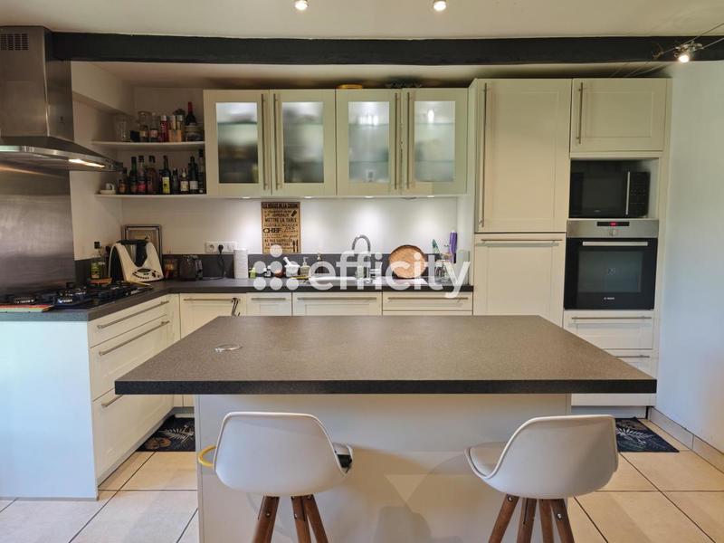 Propriété - 466 m² - 20 pièces