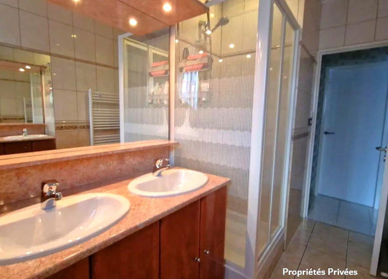 Maison - 92 m² - 5 pièces