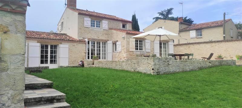 Maison en pierre - 149 m² - 7 pièces
