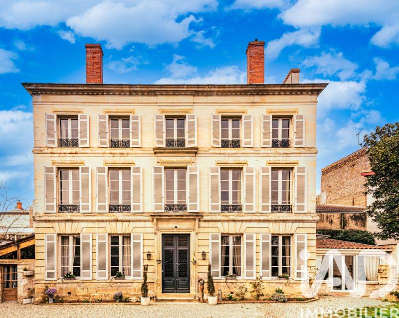 Maison - 309 m² - 10 pièces