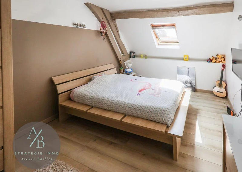 Maison - 240 m² - 7 pièces