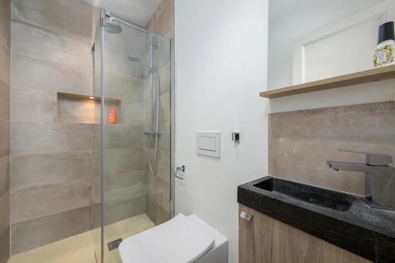 Maison - 205 m² - 6 pièces