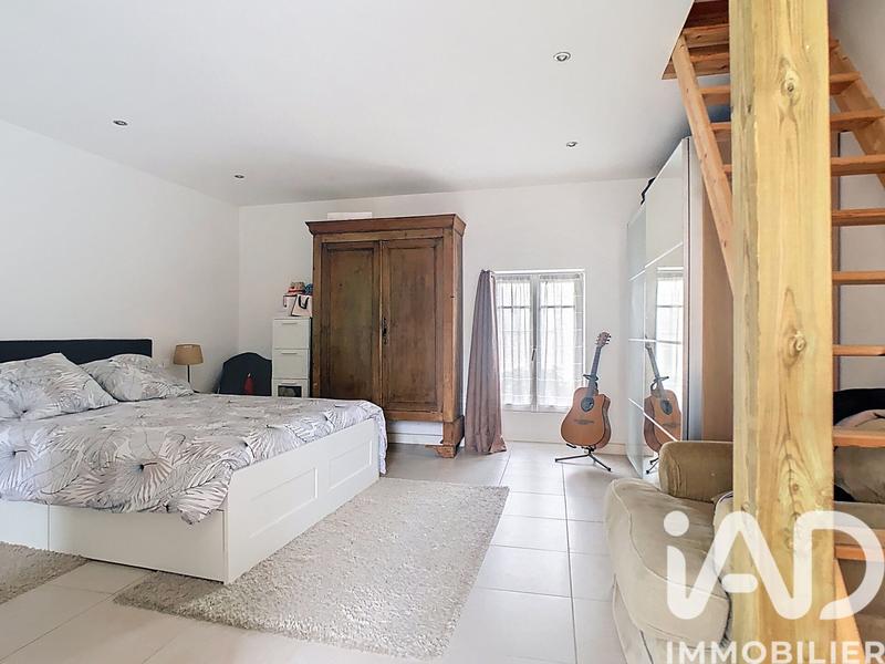 Maison - 285 m² - 9 pièces